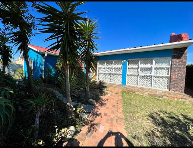4 BEDROOM HOUSE FOR SALE IN BISHOP LAVIS